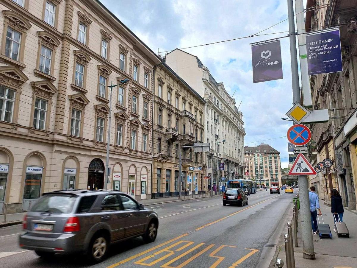 Novak Apartment Budapeste Exterior foto