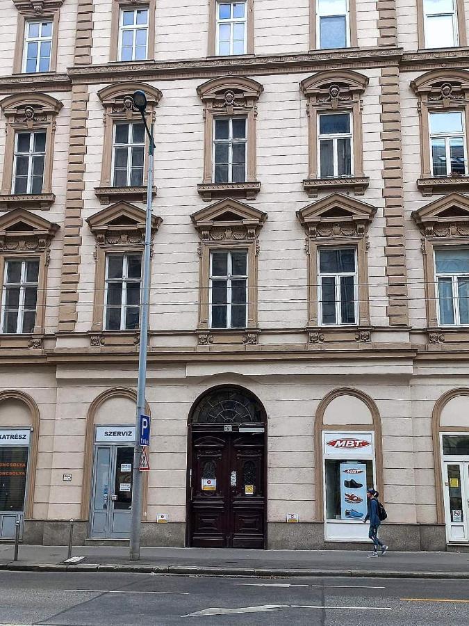Novak Apartment Budapeste Exterior foto