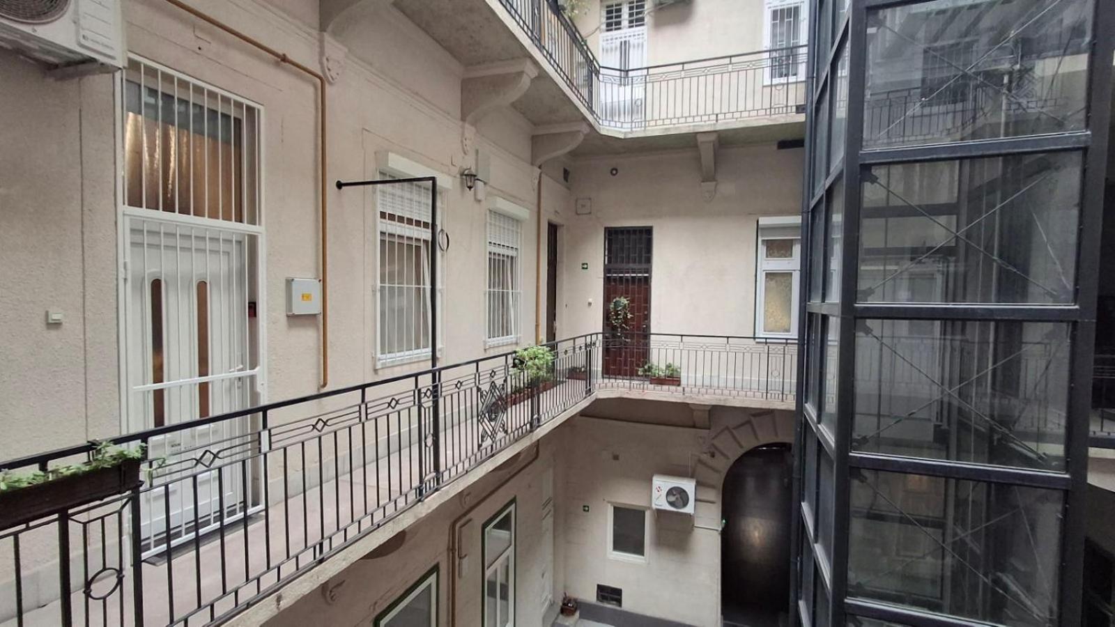 Novak Apartment Budapeste Exterior foto